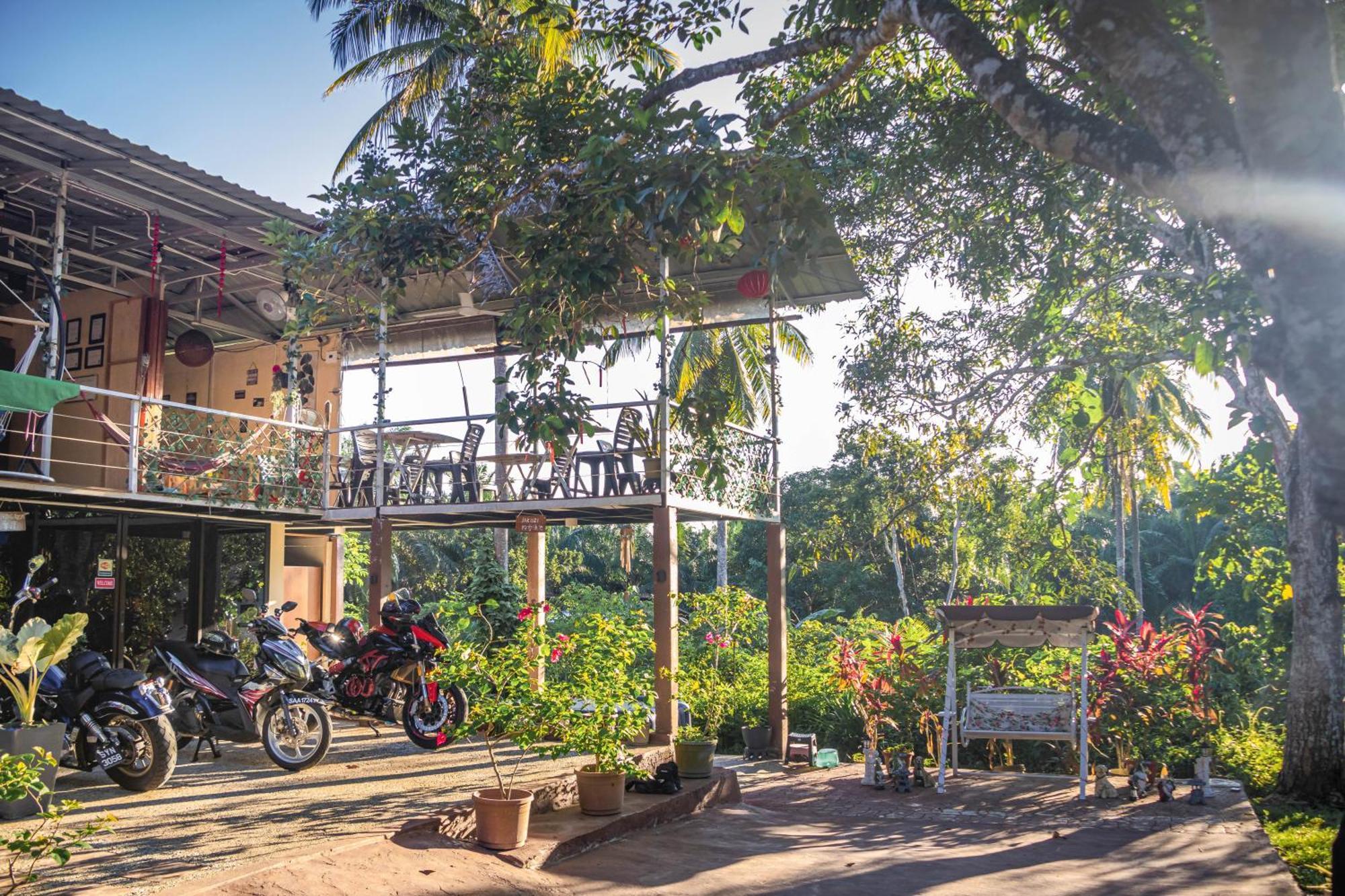 Timba Garden Free Town And Jetty Transport Hotel เซมปอร์นา ภายนอก รูปภาพ