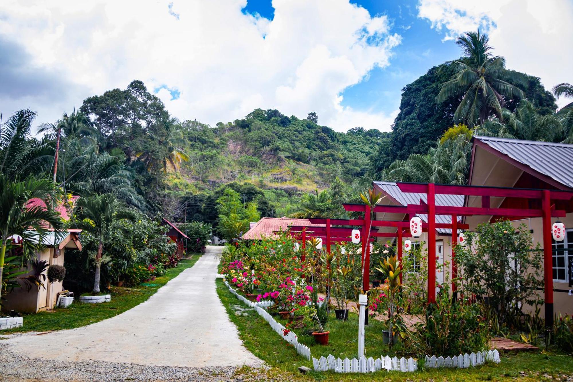 Timba Garden Free Town And Jetty Transport Hotel เซมปอร์นา ภายนอก รูปภาพ