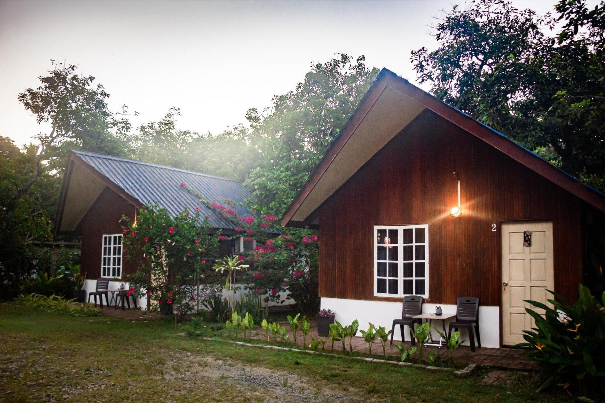 Timba Garden Free Town And Jetty Transport Hotel เซมปอร์นา ภายนอก รูปภาพ