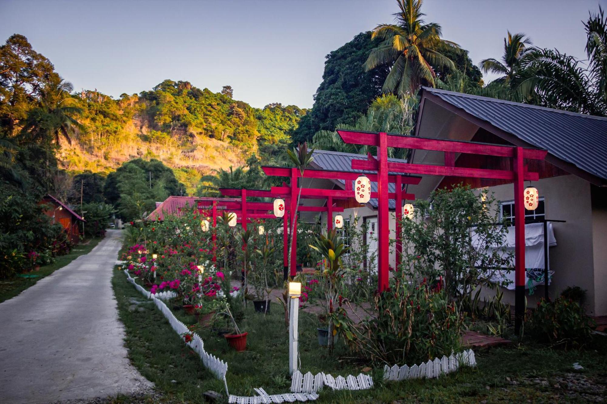 Timba Garden Free Town And Jetty Transport Hotel เซมปอร์นา ภายนอก รูปภาพ